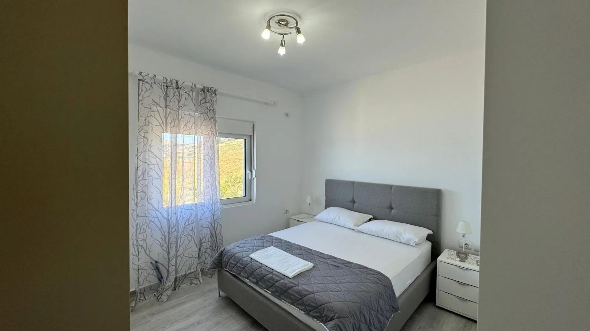 Melinas Sea View Apartments Sarande